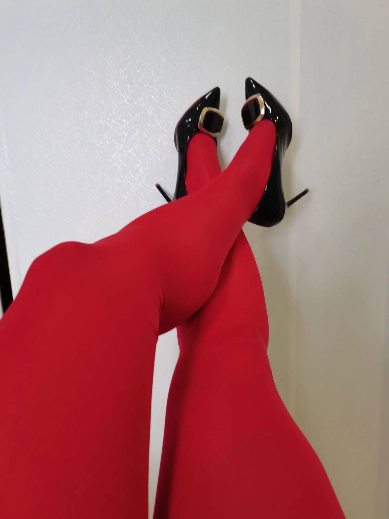 丰满魅惑有服务的熟女